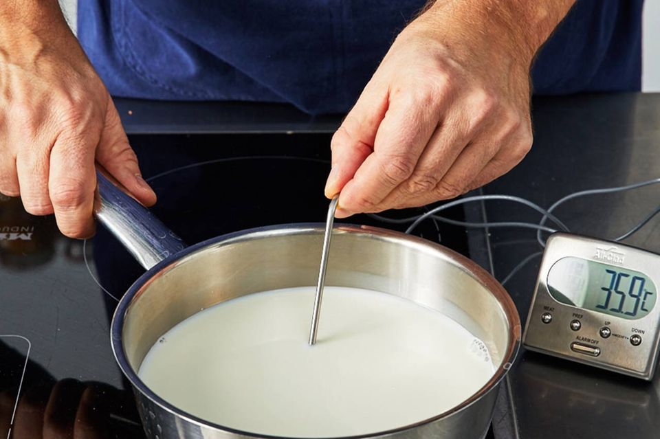 Wie macht man Joghurt Milch erhitzen