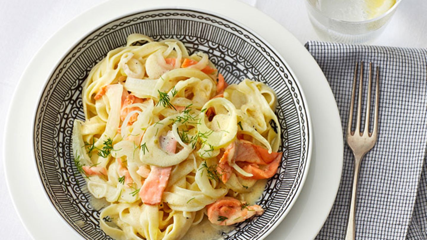 Räucherlachs-Tagliatelle Rezept
