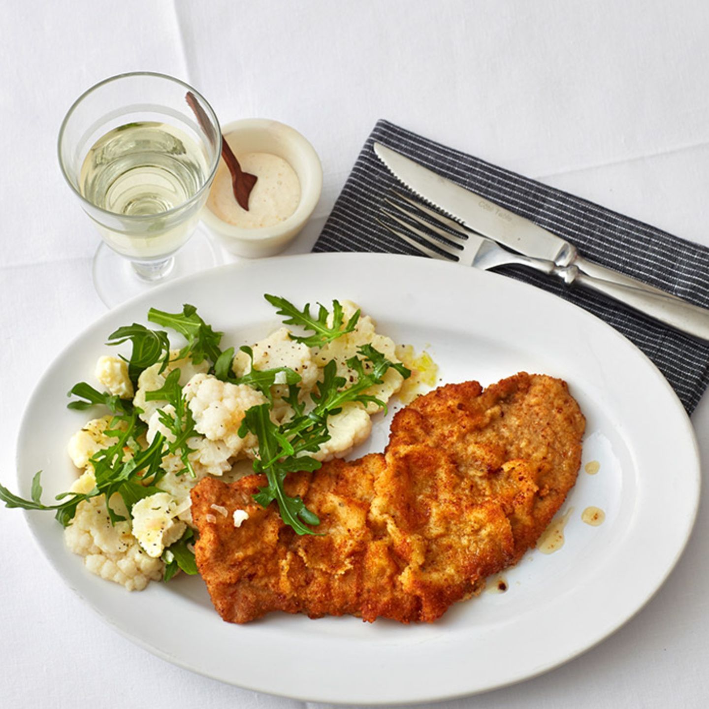 Meerrettich Schnitzel Mit Blumenkohlsalat Rezept Essen Und Trinken