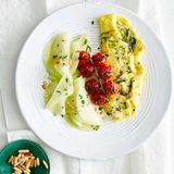 Zucchini-Omelette mit Kohlrabi und Ofentomaten