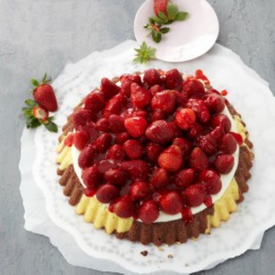 Kuchen und Gebäck mit Erdbeeren