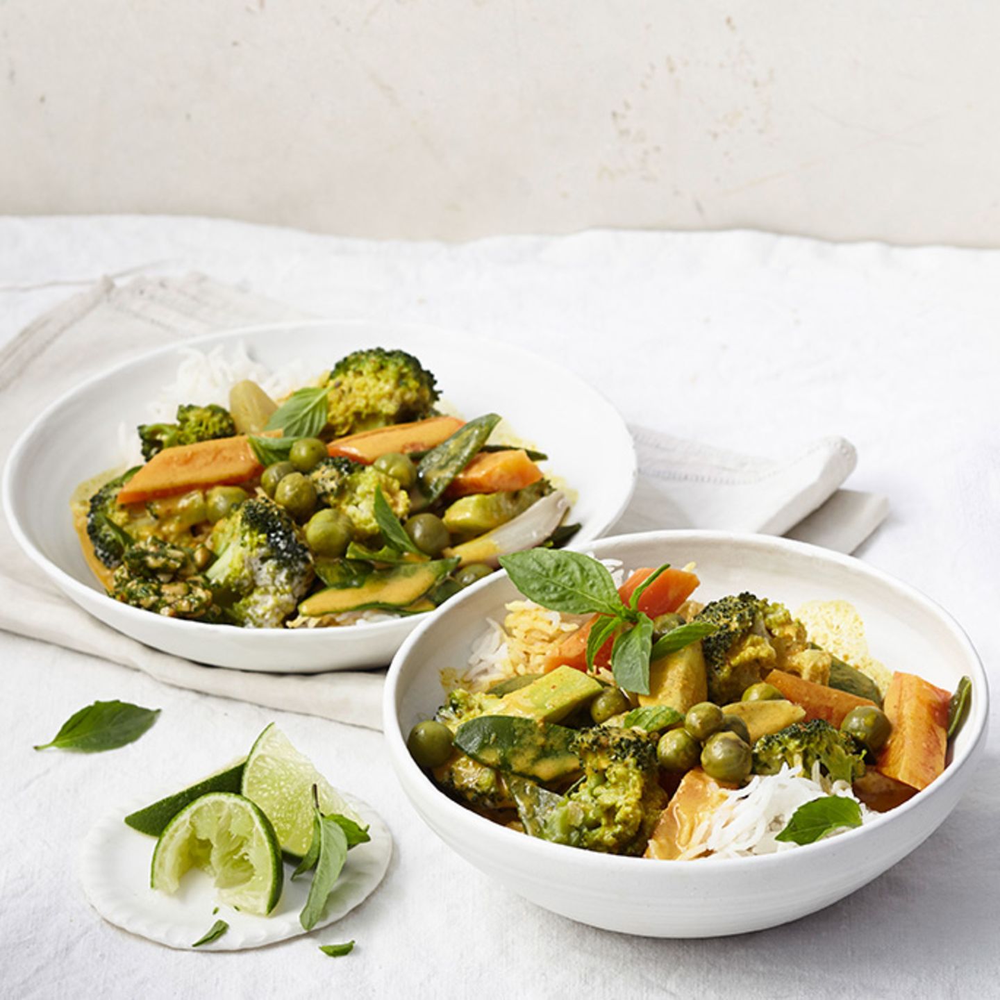 Thai-Gemüse-Curry mit Koriander-Chili-Pesto