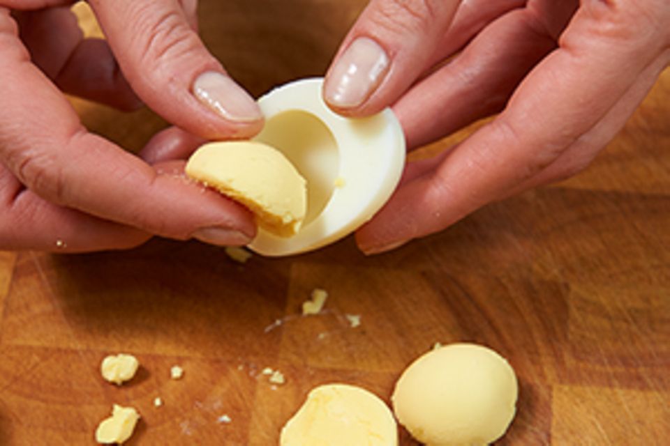 Anleitung für gefüllte Eier - Schritt 2