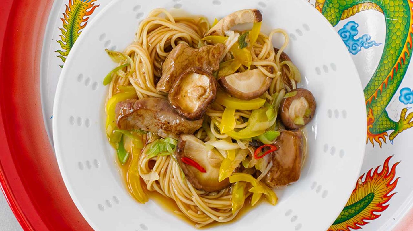 Asia-Pfanne mit Nudeln Rezept