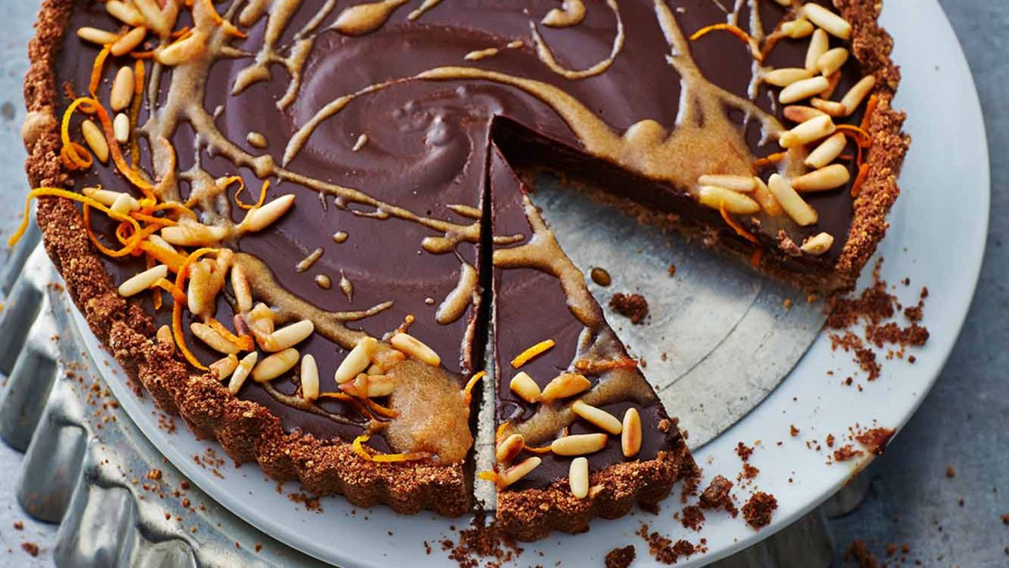 Espresso-Schokoladen-Tarte mit Whiskey-Sauce und Orange Rezept