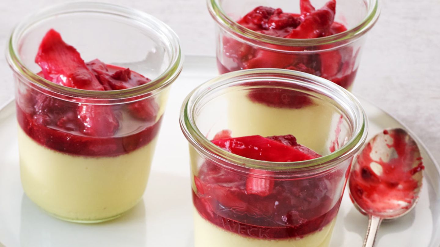 Vanillecreme mit Rhabarber-Himbeer-Kompott Rezept