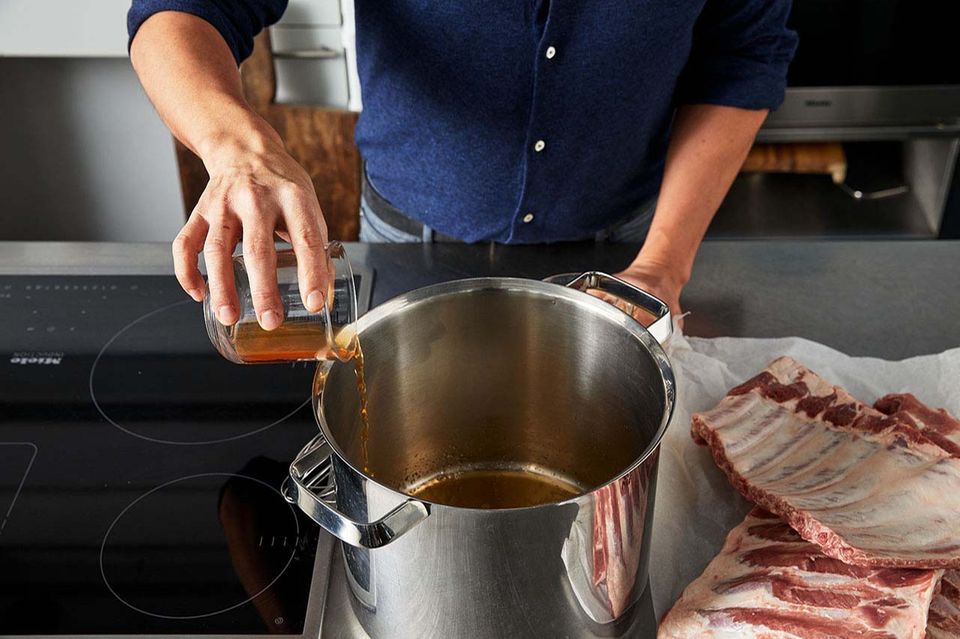 Zubereitung einer Marinade Zubereitung einer Marinade