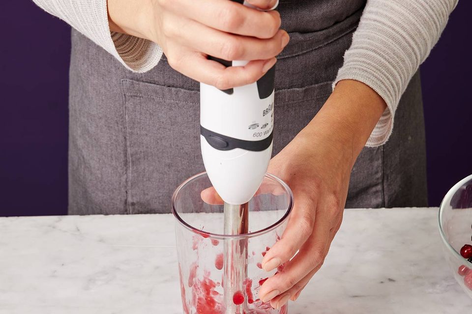 Beeren-Charlotte Fruchtfüllung zubereiten Beeren-Charlotte Fruchtfüllung zubereiten
