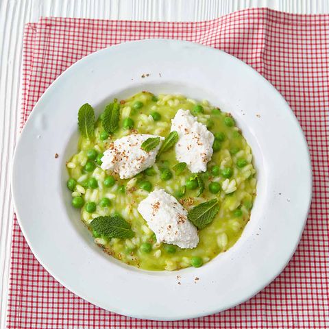 Grüner Erbsen-Risotto mit Zitronen-Ricotta