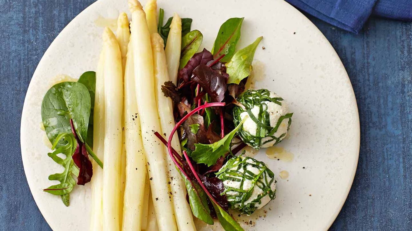 Marinierter Spargel mit Ricotta-Spinat-Bällchen Rezept - [ESSEN UND ...