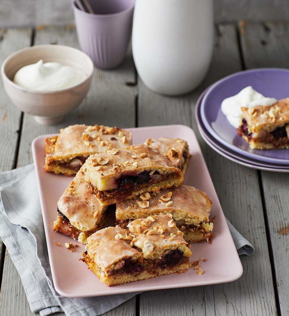 Brombeer-Birnen-Schnitte Brombeer-Birnen-Schnitte