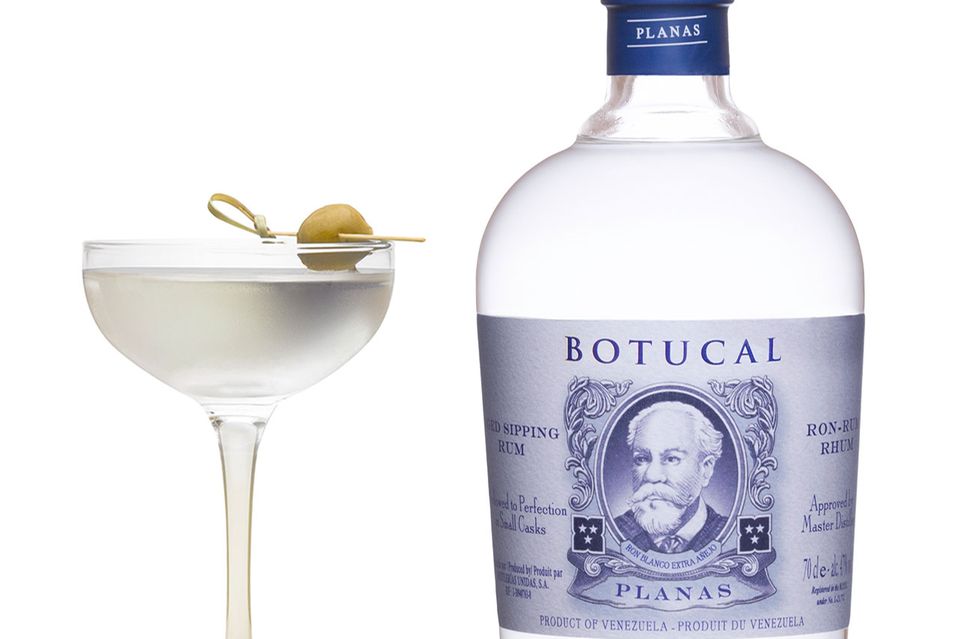 Rum Botucal Planas in der Flasche und im Cocktail Naked But Not Quite