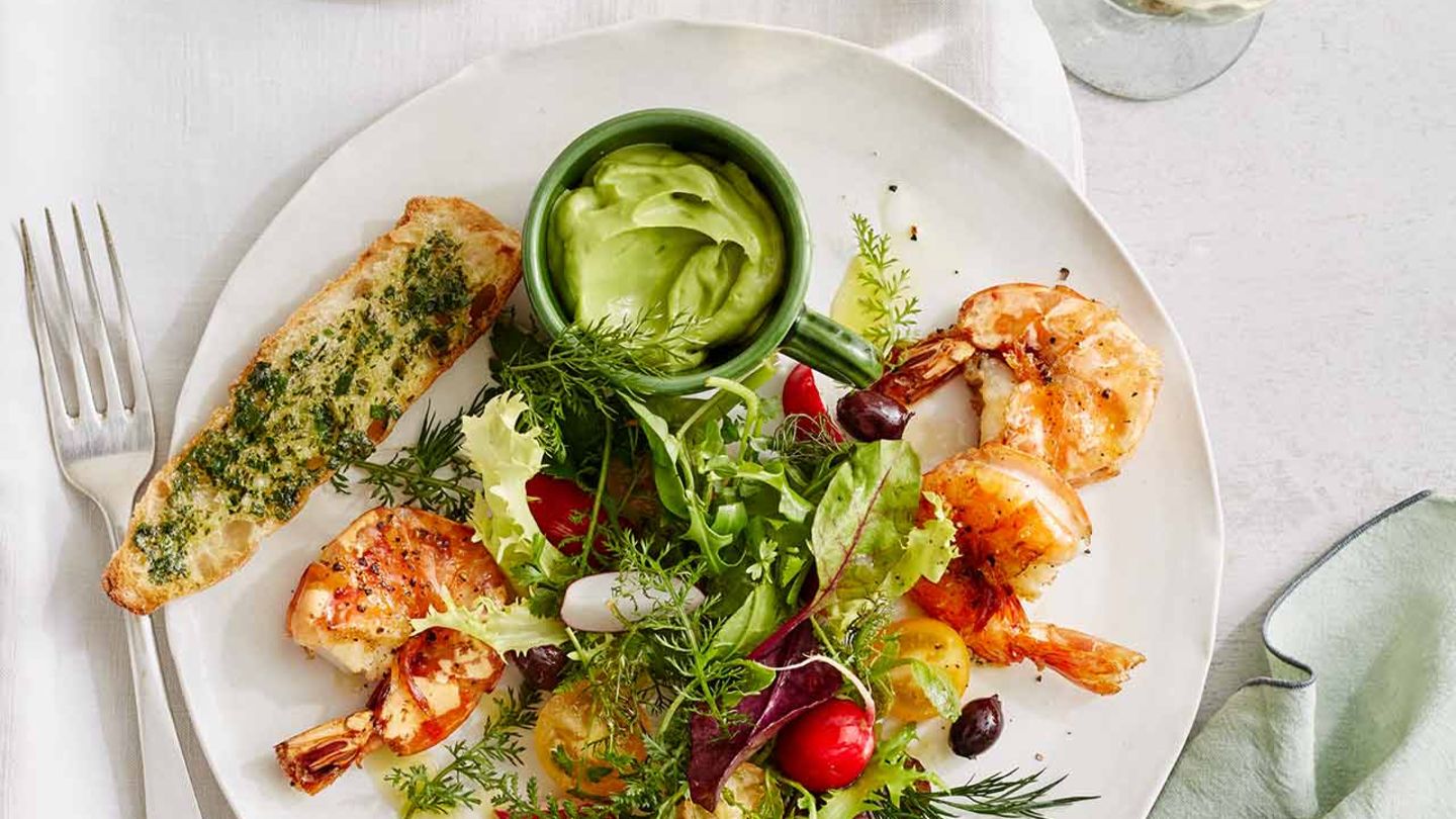 Wildkräutersalat mit Riesengarnelen Rezept