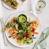 Wildkräutersalat mit Riesengarnelen