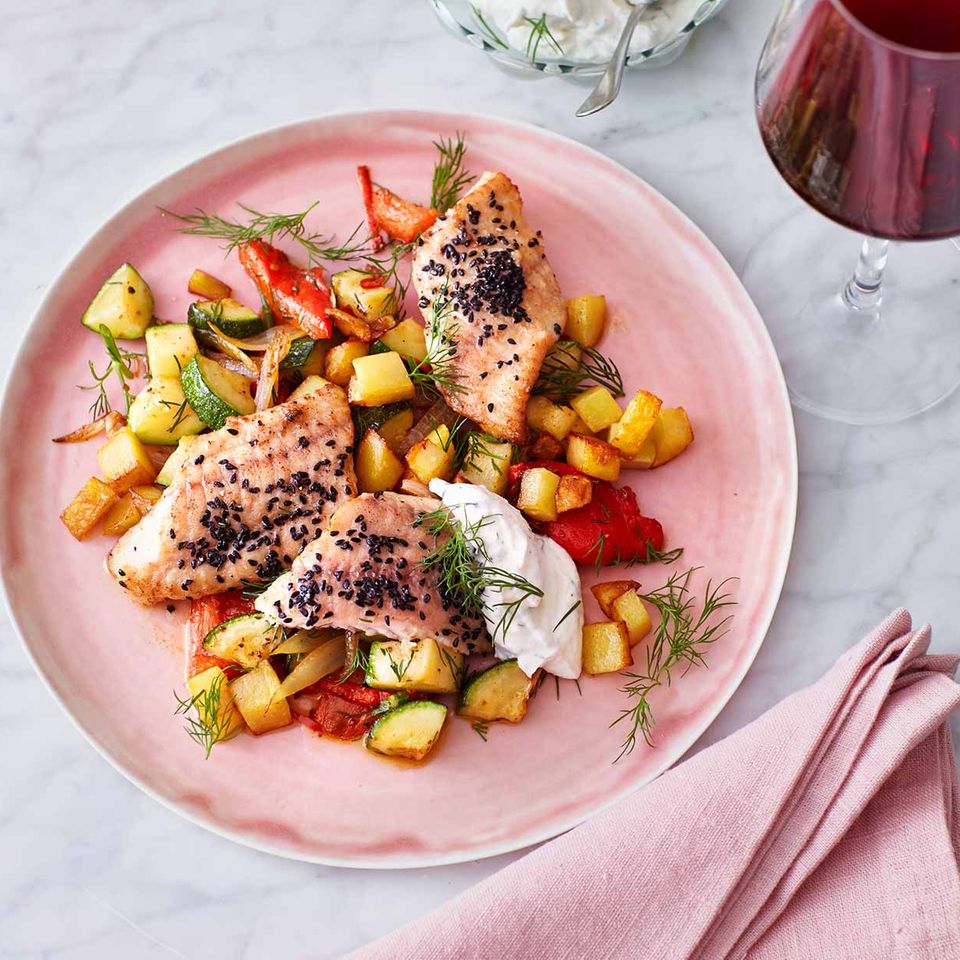 Welsfilet Mit Paprika Zucchini Gemuse Rezept Essen Und Trinken