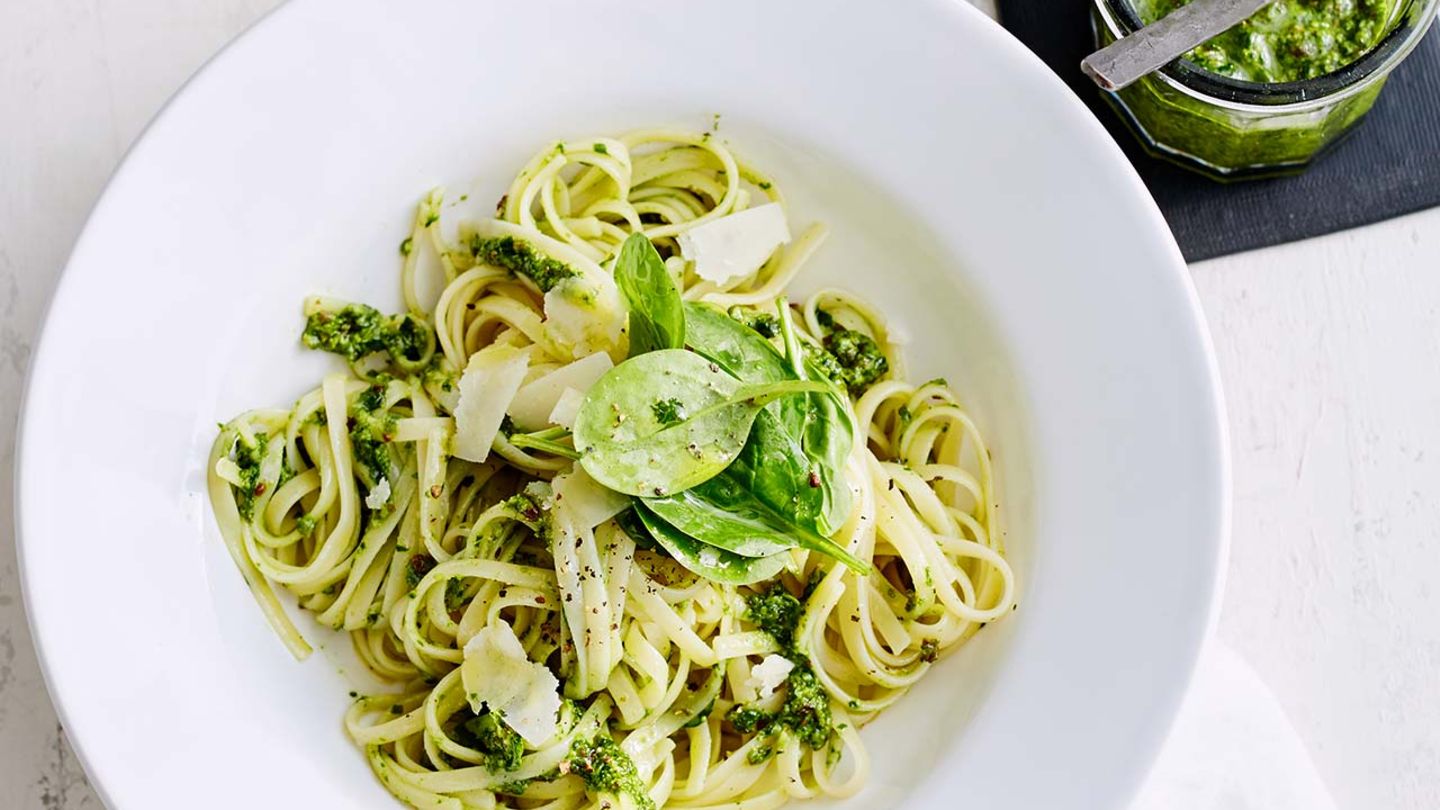 Linguine mit Spinatpesto Rezept - [ESSEN UND TRINKEN]