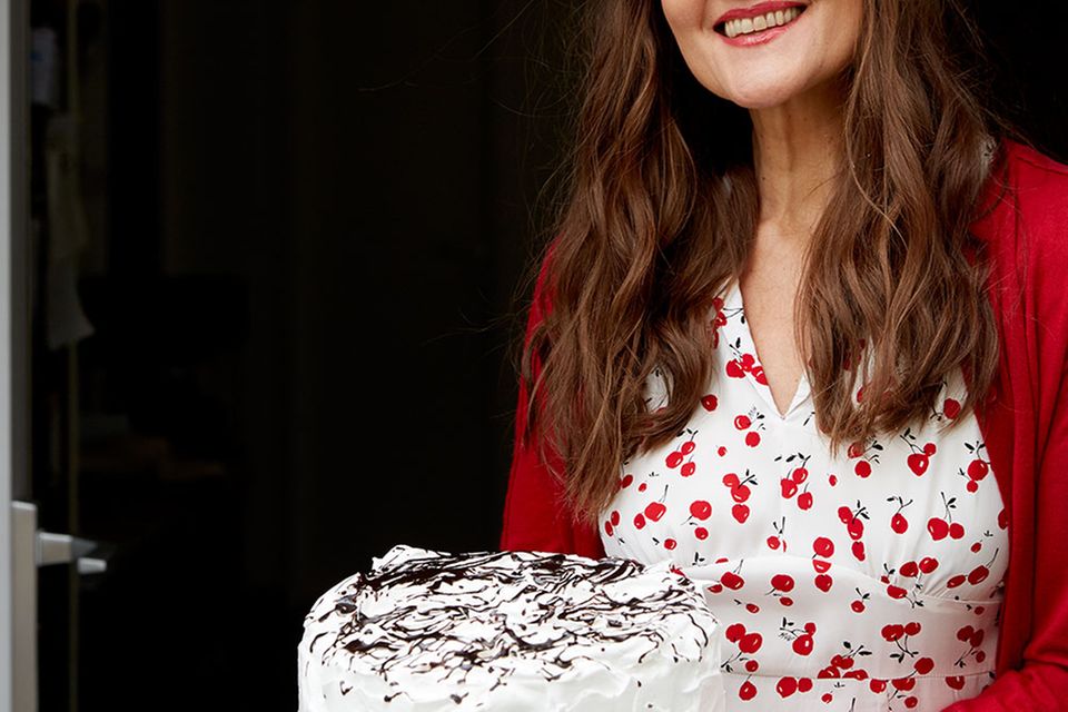 Cynthia Barcomi mit Schokoladen-Chiffon-Torte