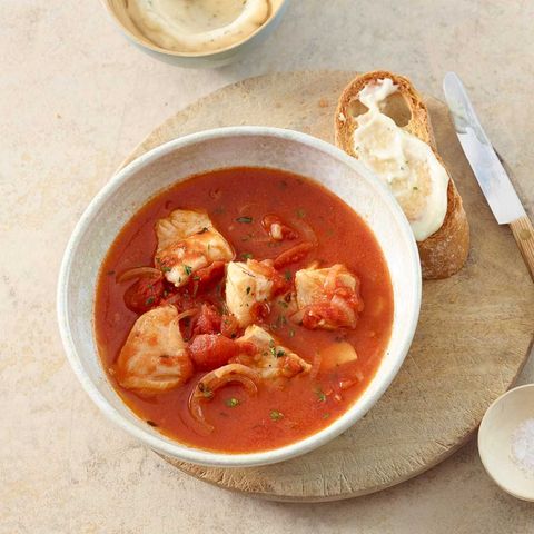 Fischsuppe mit Tomate