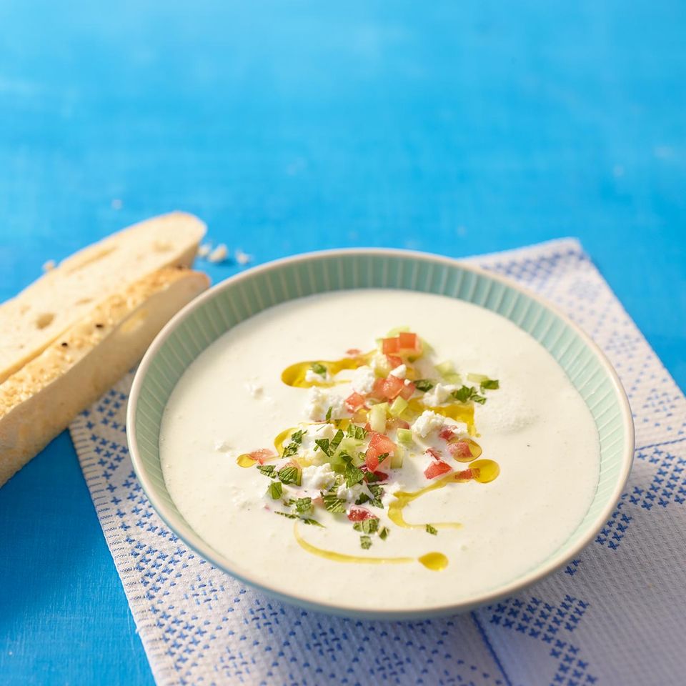 Griechische Joghurtsuppe Rezept - [ESSEN UND TRINKEN]