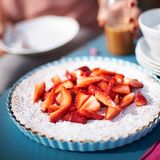 Mandelkuchen mit Erdbeeren