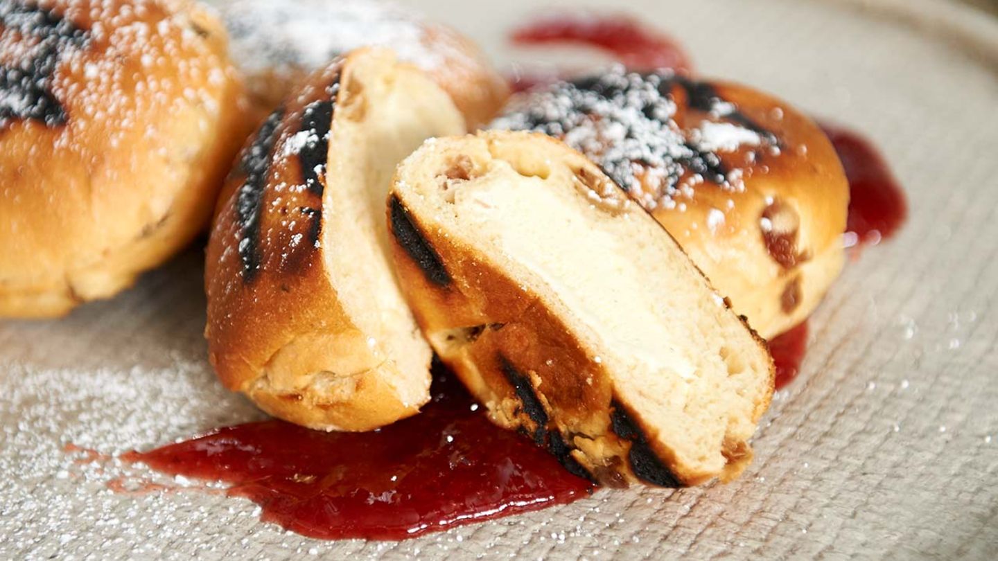 Gegrillte Eis-Rosinenbrötchen Rezept