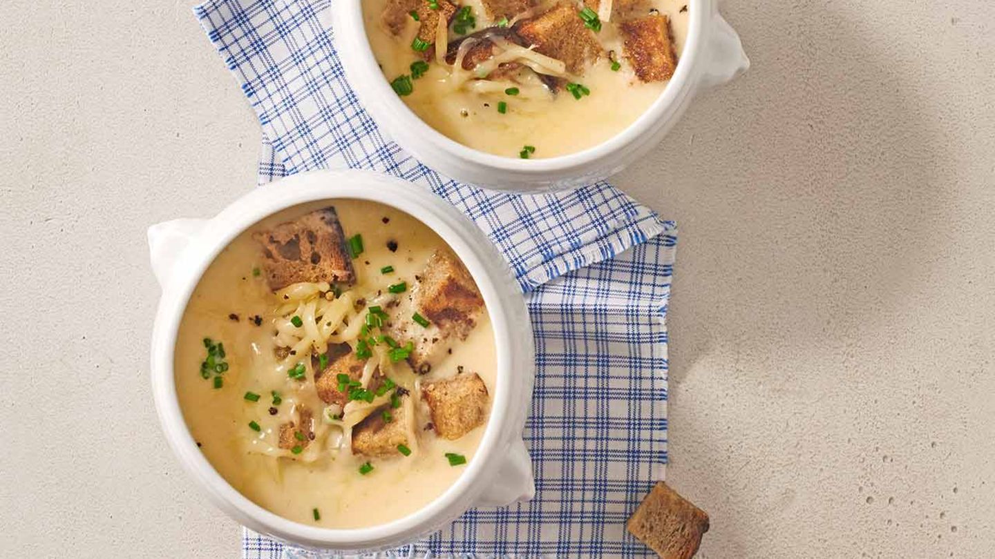 Zwiebelsuppe mit Croûtons: Thermomix ® Rezept