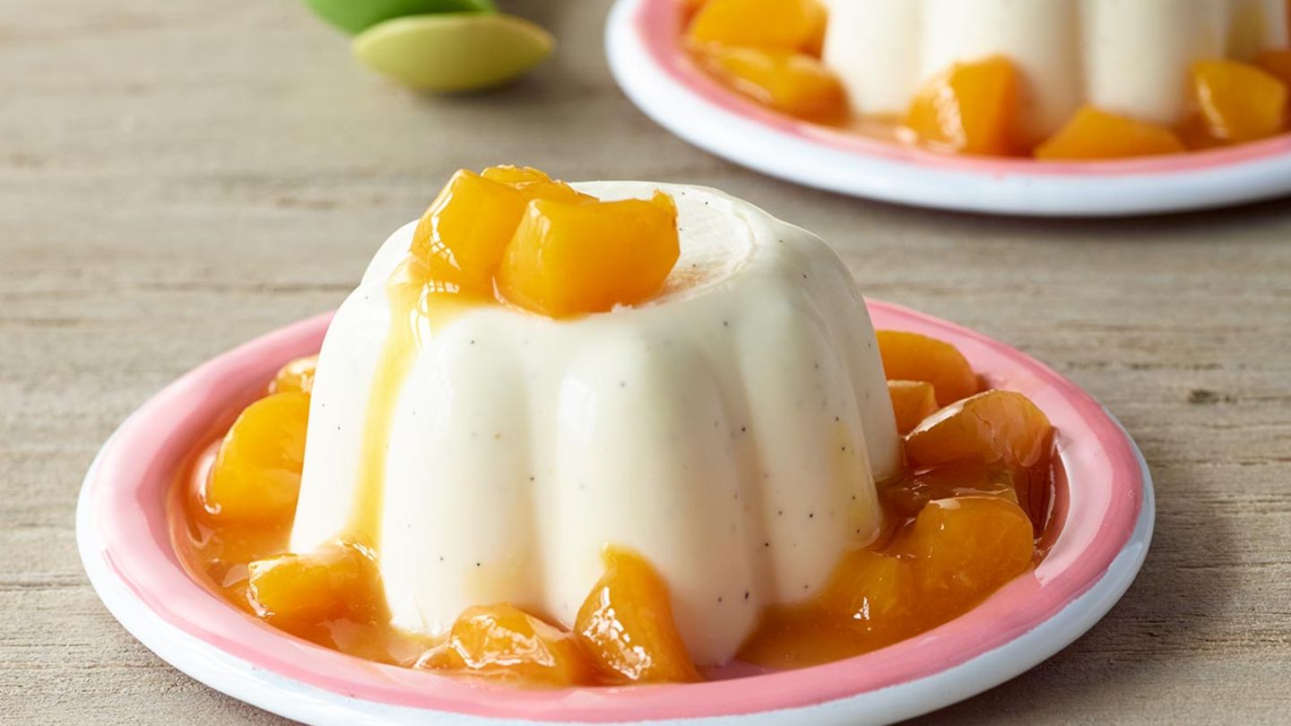 Rosmarin-Panna-cotta mit Aprikosenkompott Rezept