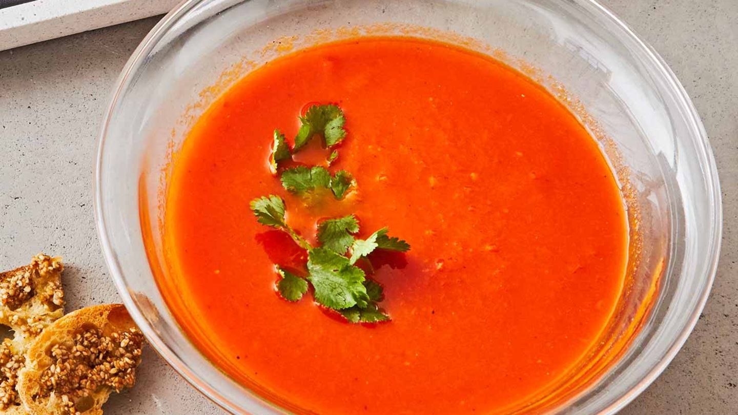 Kalte Möhren-Tomaten-Suppe: Thermomix ® Rezept - [ESSEN UND TRINKEN]