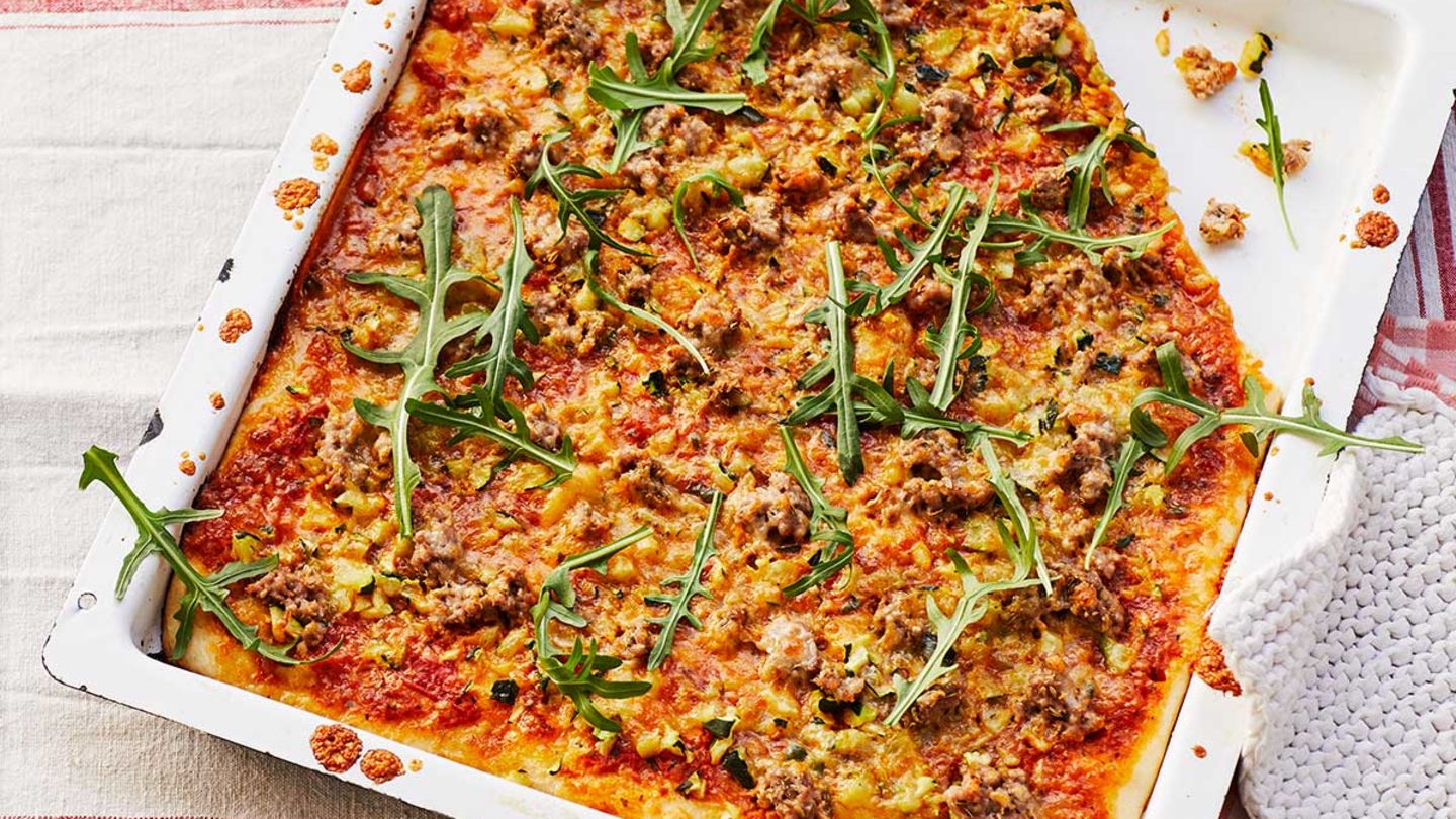 Pizza mit Zucchini und Fenchelhack: Thermomix ® Rezept