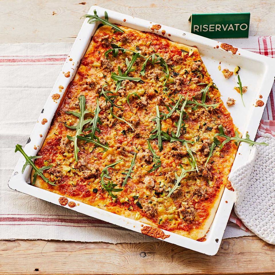Pizza mit Zucchini und Fenchelhack für Thermomix ®: Rezept
