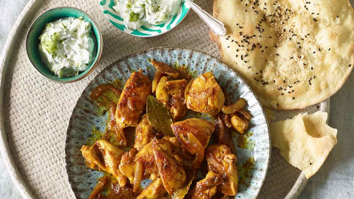 Hähnchenpfanne mit Gurken-Minz-Joghurt Rezept