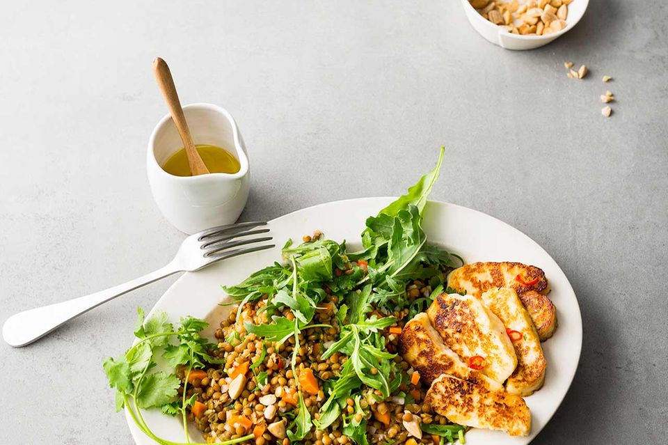 Linsensalat mit Halloumi