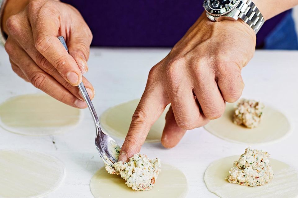 Wan Tan mit Ricotta und Käsesauce für Thermomix ® - Schritt A