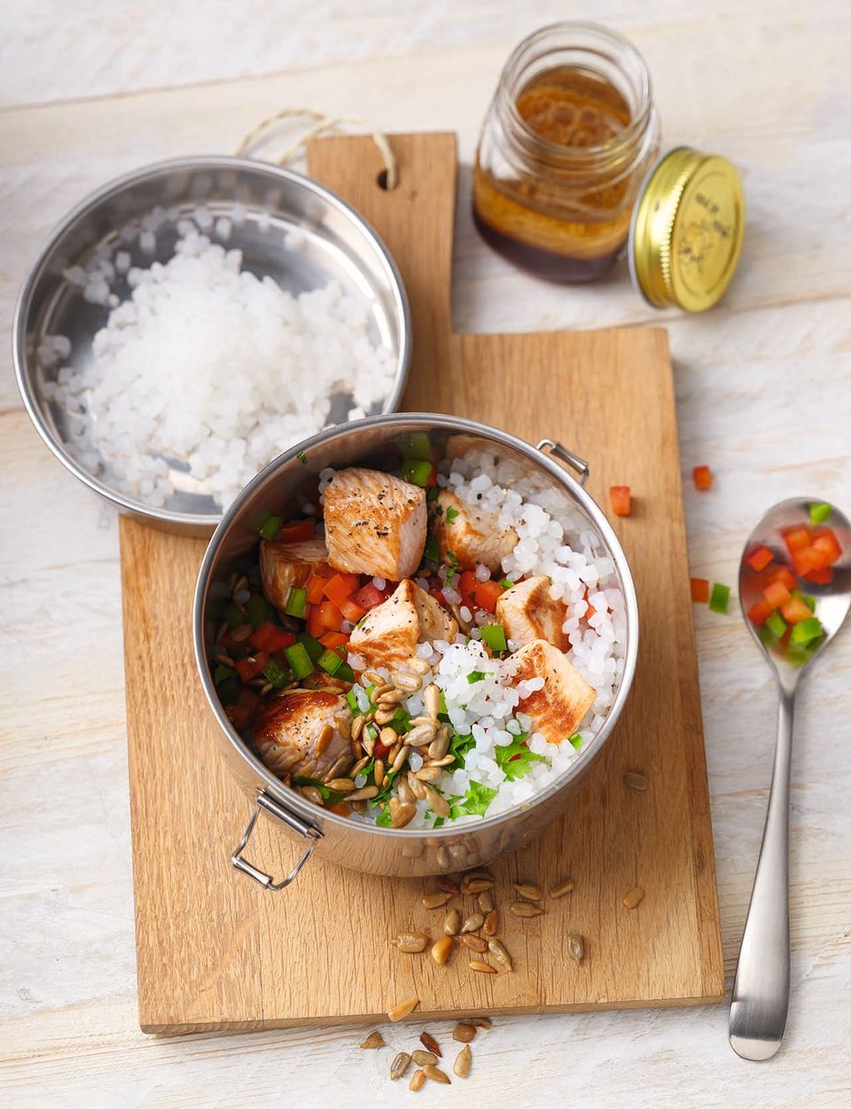 Nudelsalat aus Konjaknudeln mit Paprika und Pute Nudelsalat aus Konjaknudeln mit Paprika und Pute