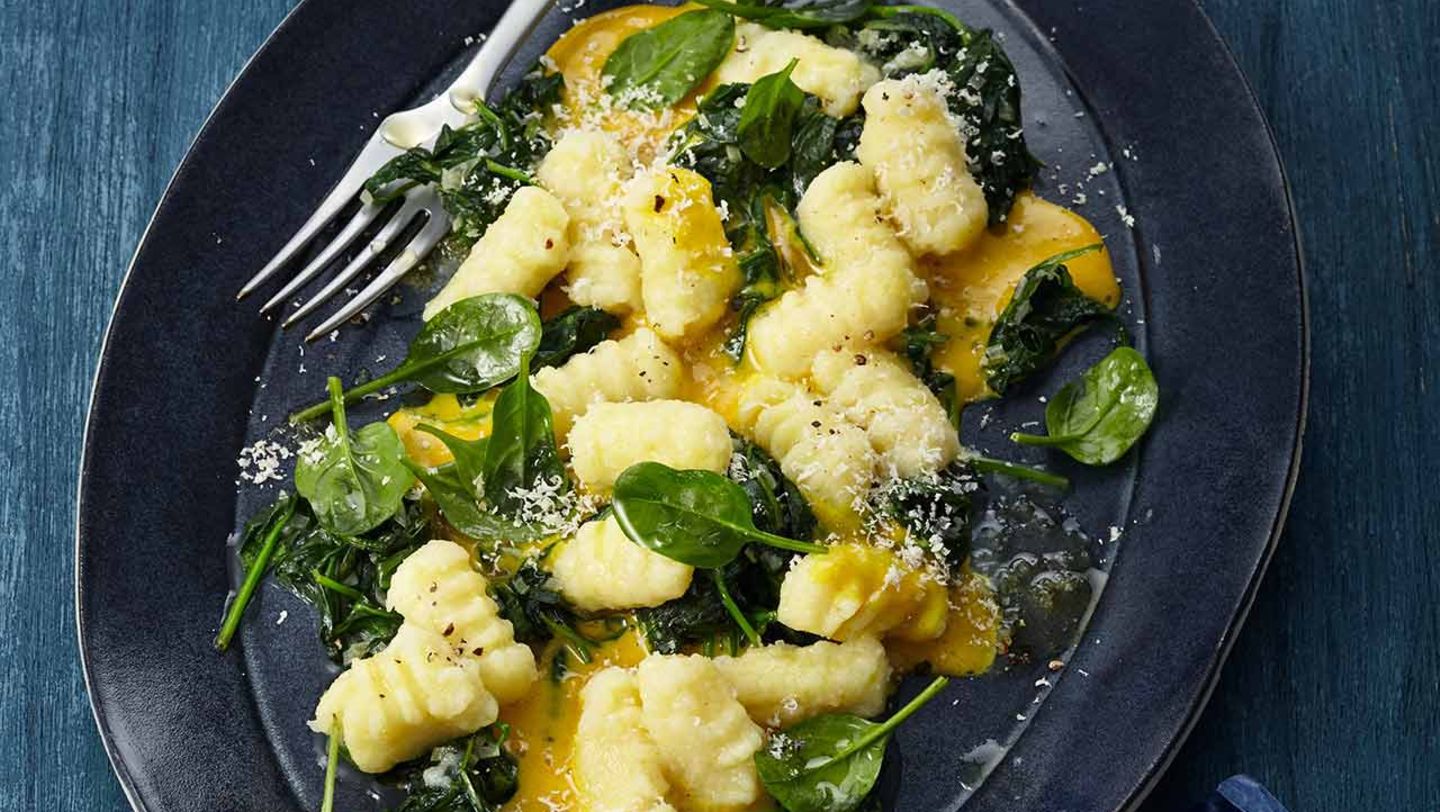 Gnocchi mit Spinat und Kurkuma-Hollandaise Rezept