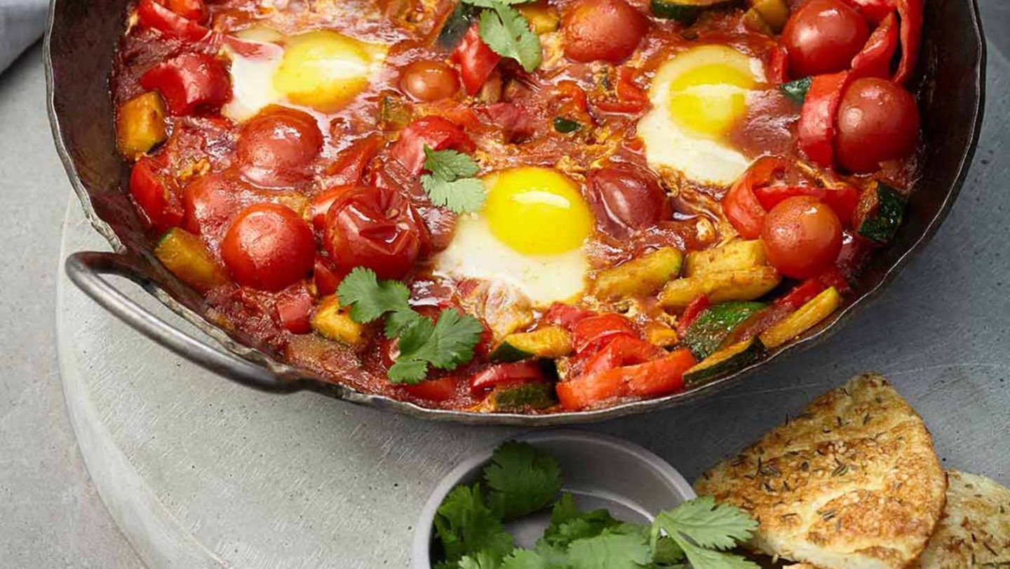Shakshuka und Low-Carb-Fladen mit Sesam Rezept