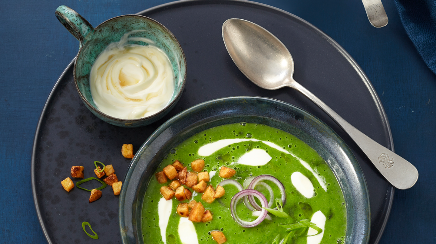 Endiviensuppe mit Kartoffelcroûtons Rezept