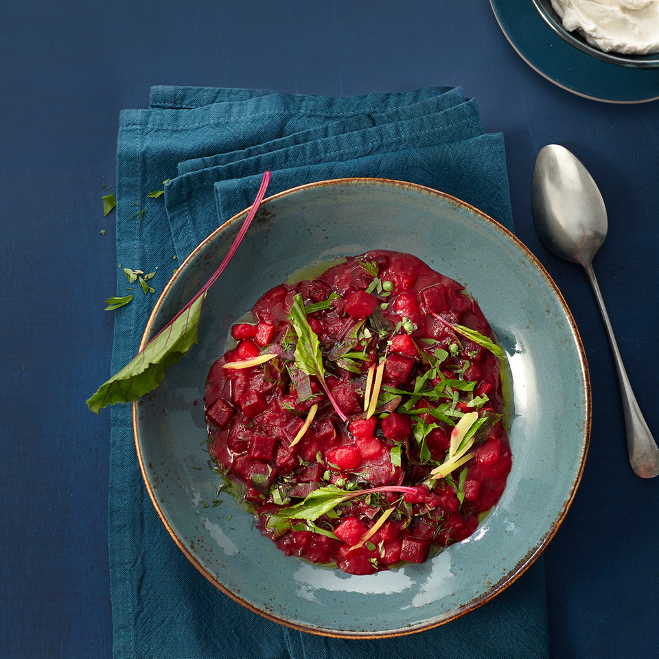 Kartoffelborschtsch Mit Rote Bete Grun Rezept Essen Und Trinken