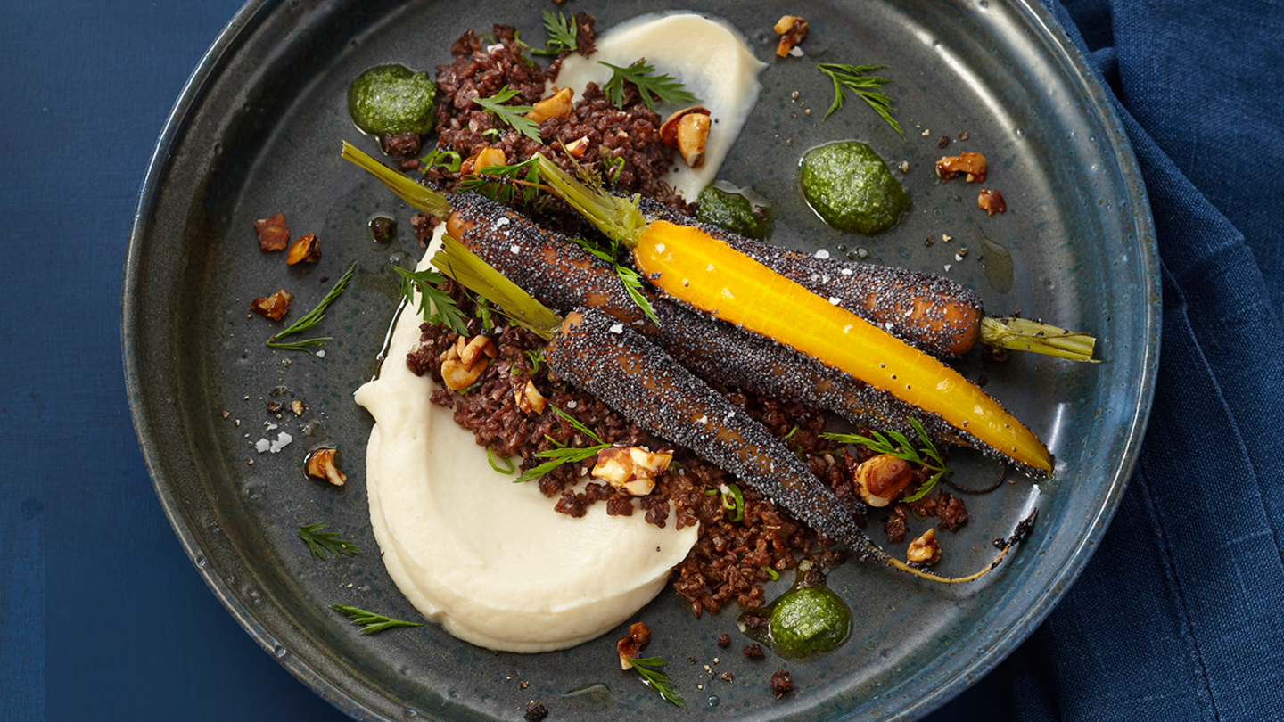 Ofenmöhren mit Selleriecreme und Möhrengrünpesto Rezept