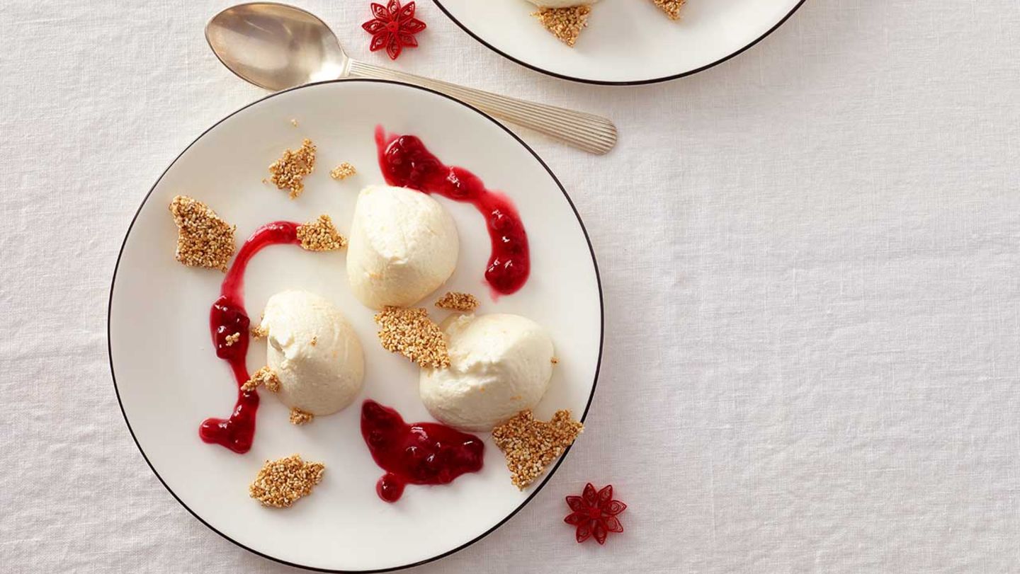 Joghurt-Mousse mit Weihnachtskrokant Rezept