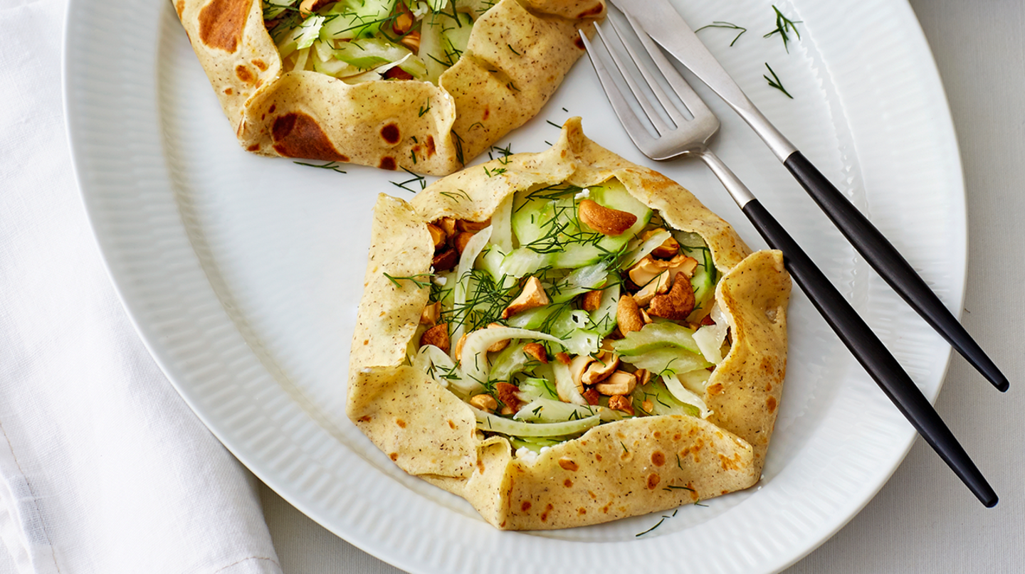 Hüttenkäse-Galettes mit Cashewkernen und Dill Rezept