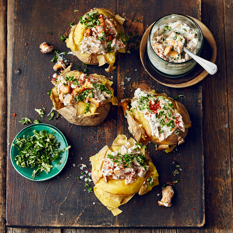 Ofenkartoffeln mit Pfifferlingen und Gremolata