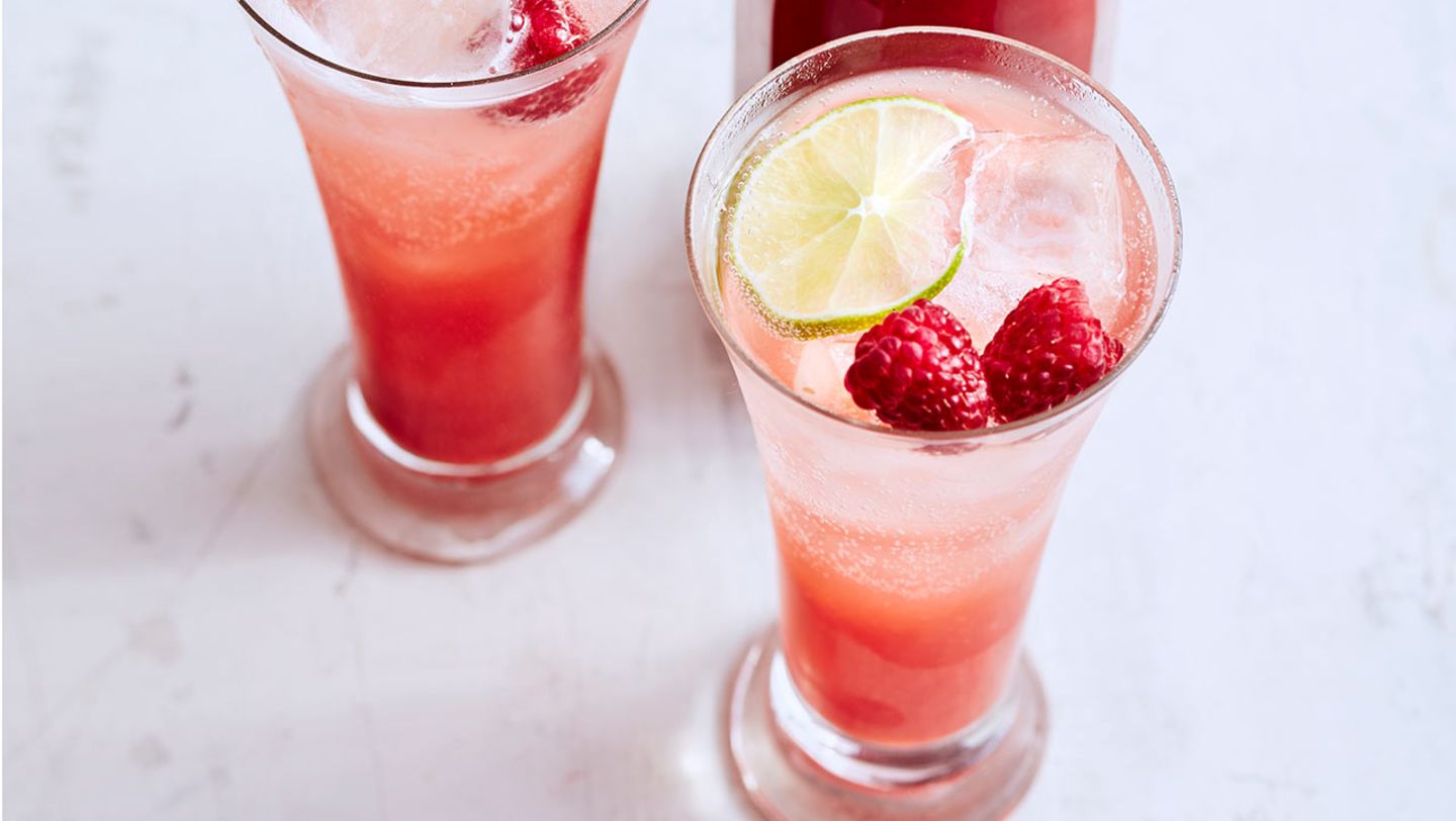 Himbeer-Fizz mit Himbeer-Tonkabohnen-Sirup Rezept