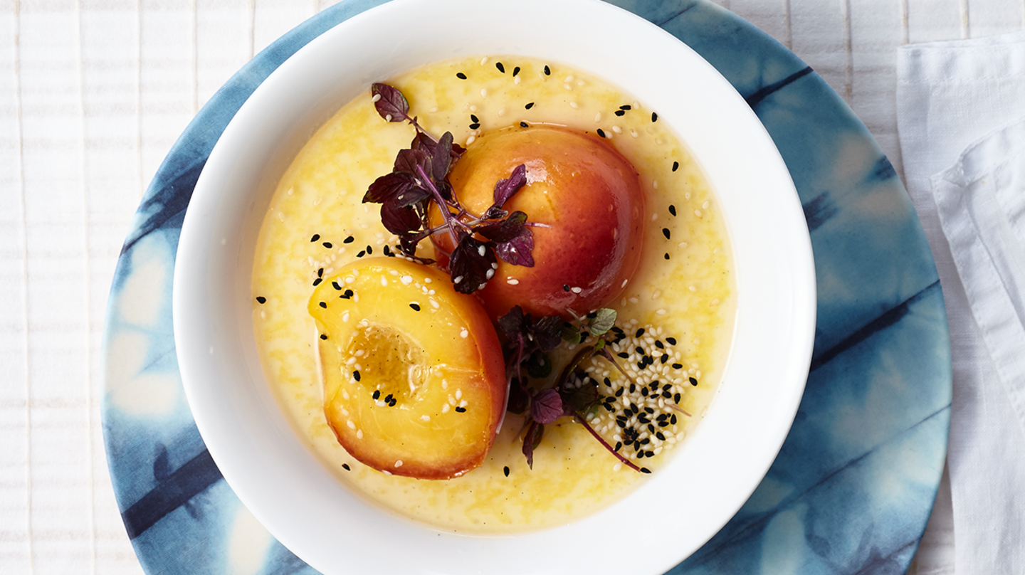 Pochierte Pfirsiche mit Mandelcreme Rezept