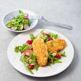 Knusperhähnchen mit Zuckerschotensalat
