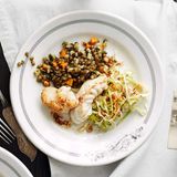 Seeteufel mit Linsen und Schinken-Spitzkohl-Salat