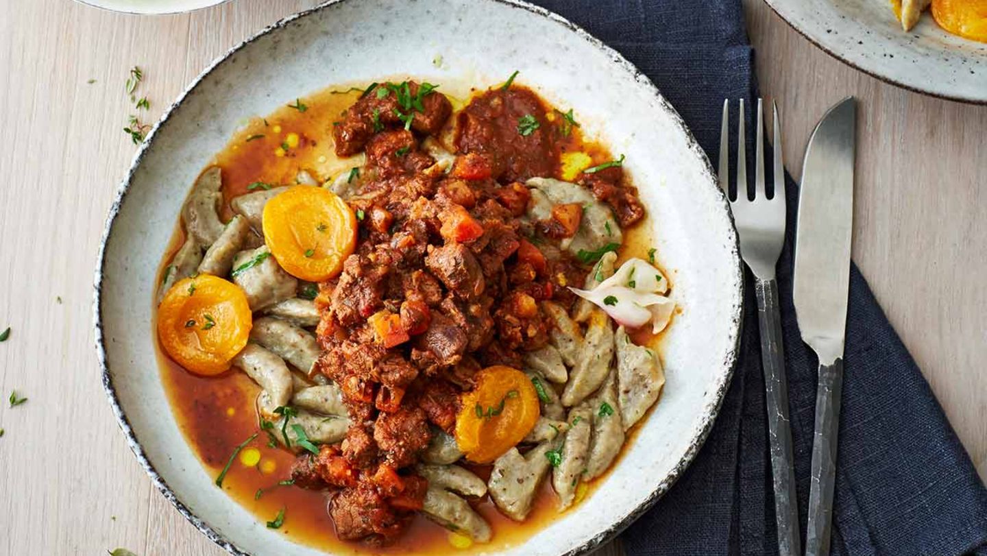 Wildschweinragout mit Thymian-Aprikosen und Auberginen-Gnocchi Rezept