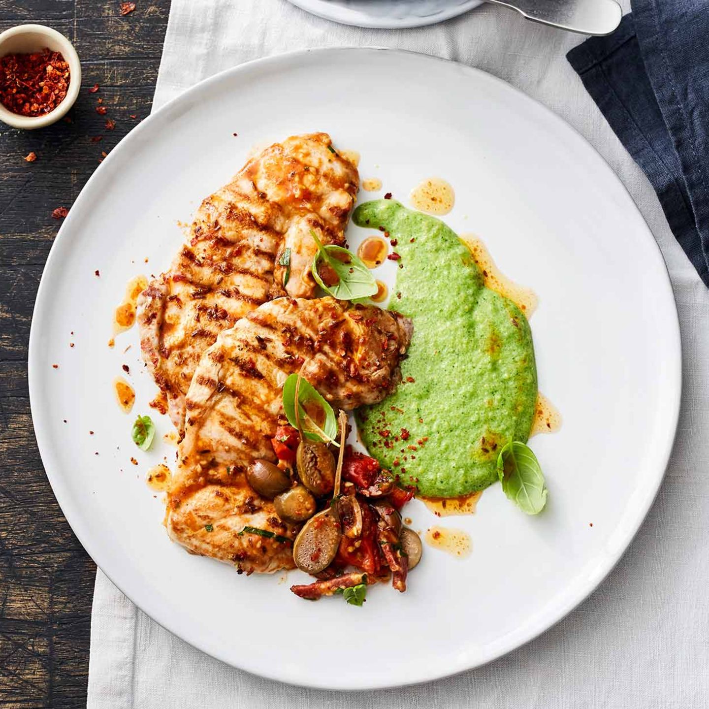 Kachelfleisch mit grüner Polenta und Tomatenragout Rezept - [ESSEN UND  TRINKEN]