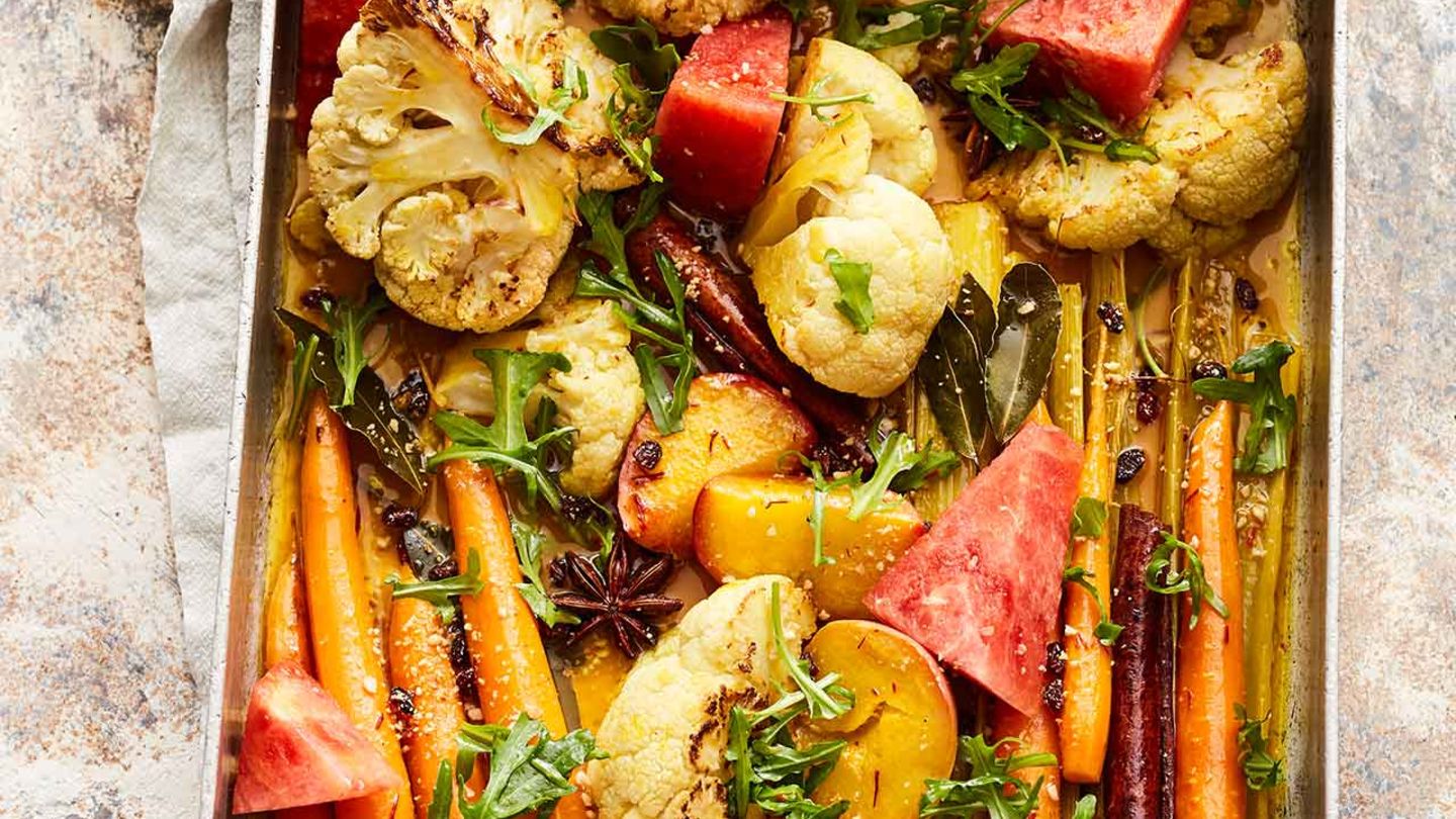 Lauwarmer Safran-Gemüse-Salat mit Nektarinen