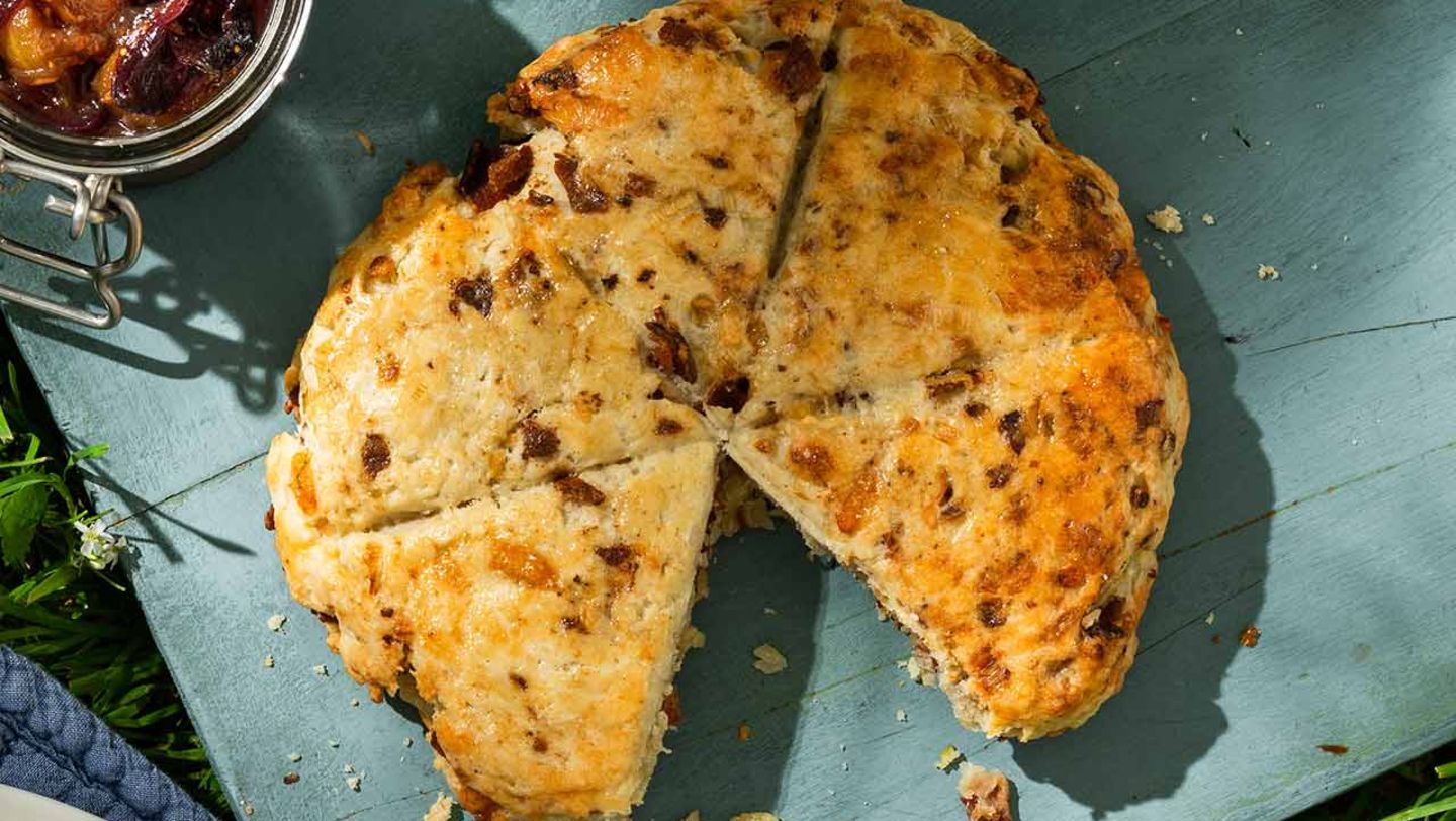 Cheddar-Scones mit Feigen-Zwiebel-Marmelade Rezept